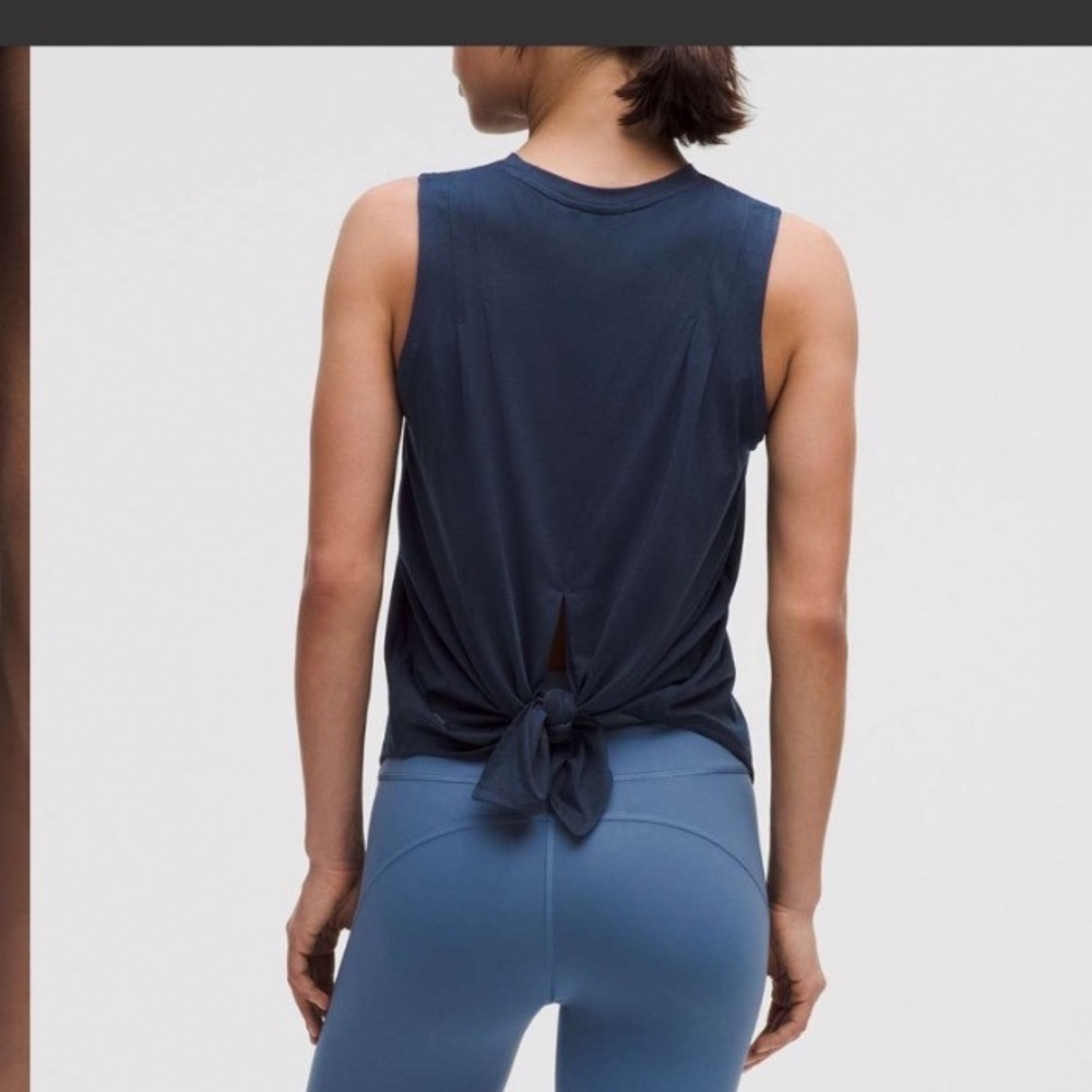 Lululemon Lightweight Split-Back Training Tank Top Club Blue Large Yoga Workout